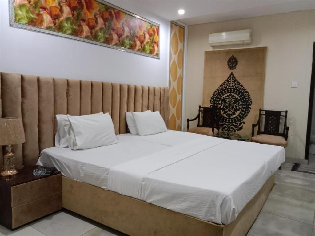 Helen One Hotel Lahore Exterior photo